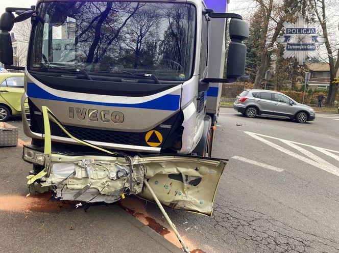 Zderzenie więziennej karetki z samochodem osobowym w Tarnowskich Górach