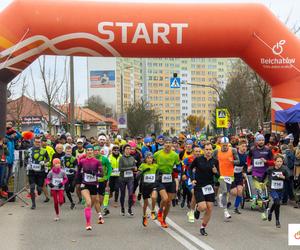 700 biegaczy na ulicach Bełchatowa. Będą utrudnienia dla kierowców [Mapa]