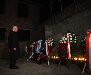 Karol III uczcił w Auschwitz pamięć ofiar Holokaustu