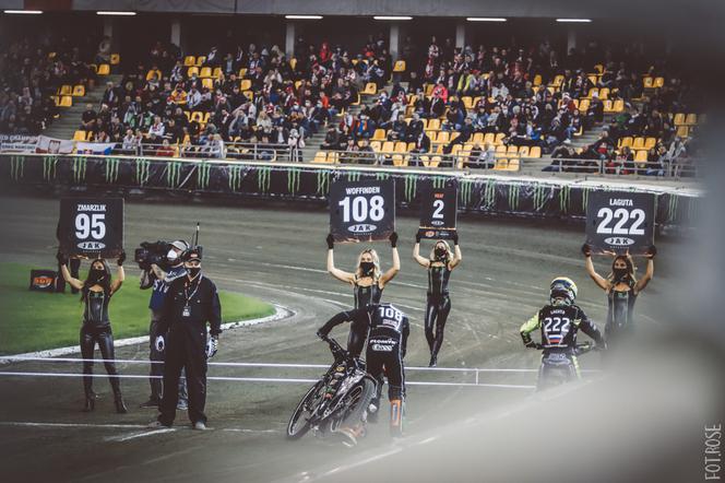 Bartosz Zmarzlik obronił tytuł mistrza świata na Motoarenie. Zdjęcia z toru i trybun