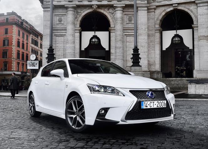 Lexus CT200h po liftingu 2014