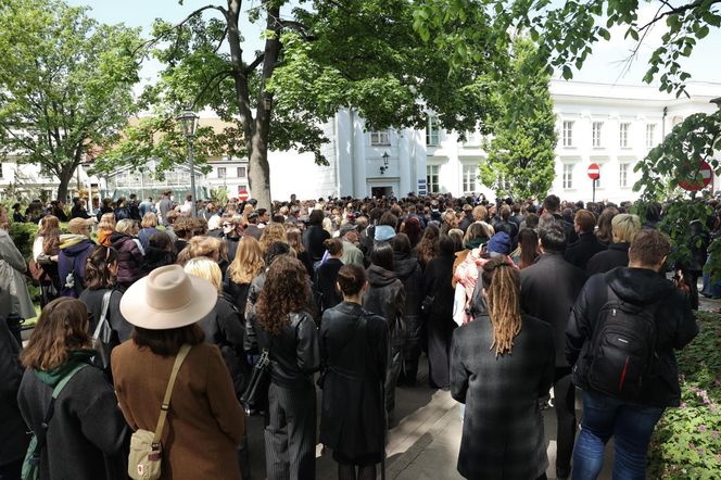 Upamiętnienie brutalnie zaatakowanej pracowniczki UW (8.05.2025)