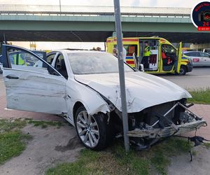 Wypadek w Al. Jerozolimskich. Kierowca z epilepsją wjechał w barierki