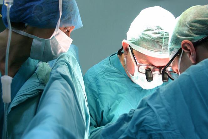 Pierwsza w Polsce nowatorska operacja u chorej na raka piersi