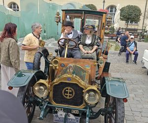 Parada zabytkowych samochodów