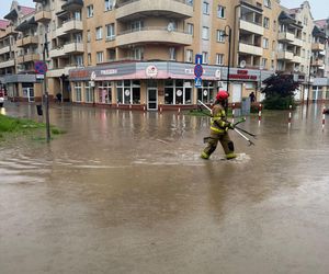W Elblągu wylała rzeka. Wprowadzono stan pogotowia przeciwpowodziowego. „Każdy z nas się boi”