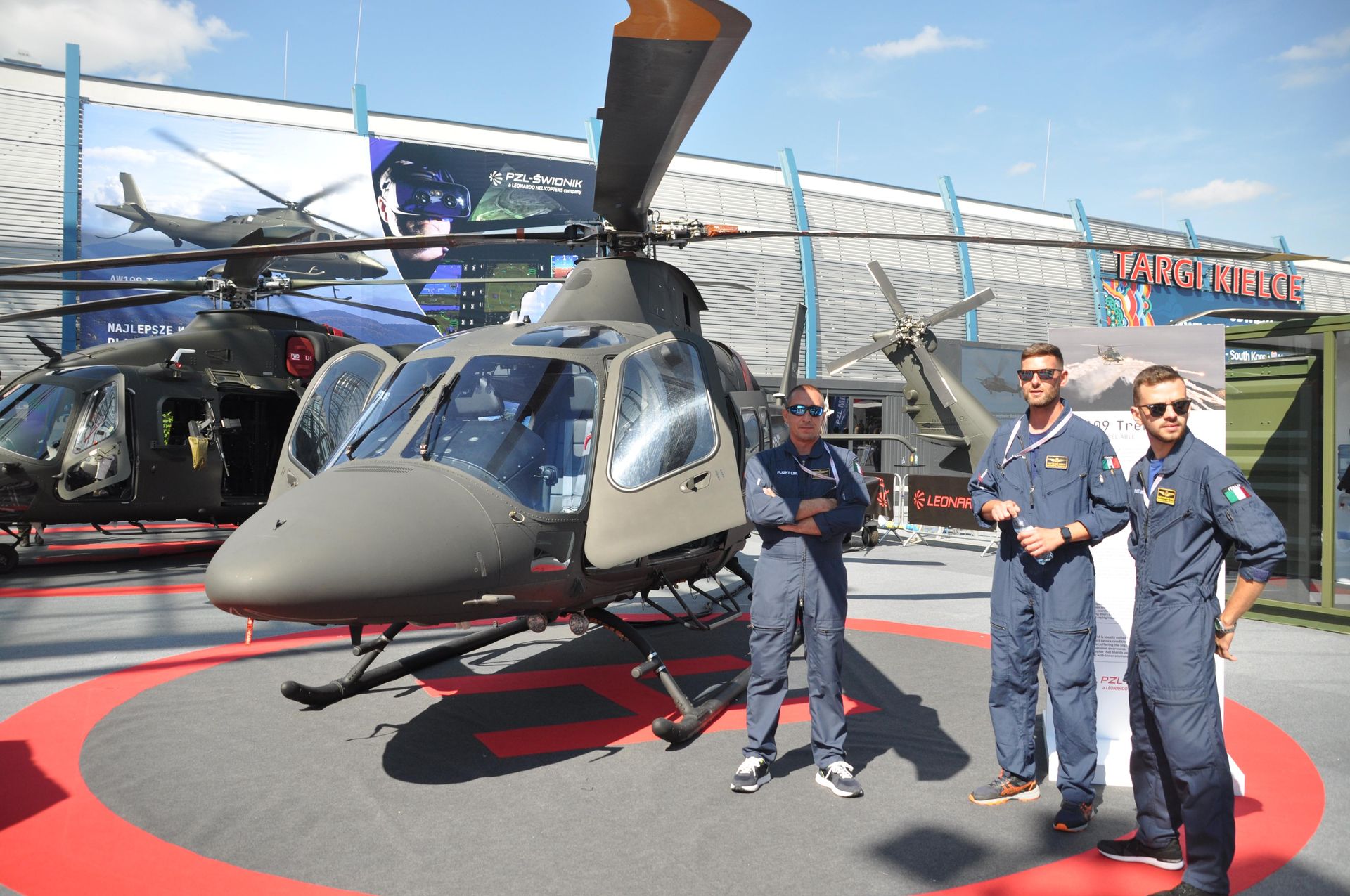 Śmigłowiec AW109M podczas MSPO 2023 w Kielcach