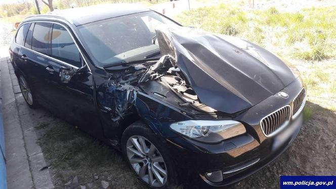 Kierowca BMW serii 5 wjechał pod szynobus 