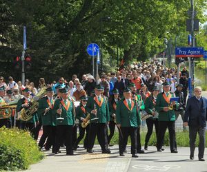 Warszawa pielęgnuje tradycję hutniczą. Kolorowa parada przeszła ulicami miasta