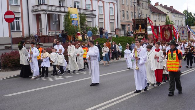 Boże Ciało 2025. Tysiące osób uczestniczyło w olsztyńskich procesjach