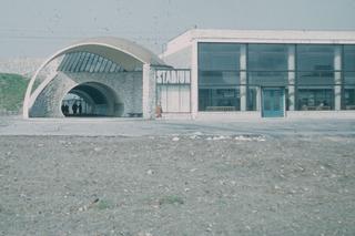 Warszawa Stadion PKP - zdjęcia stacji w kształcie łupiny orzecha