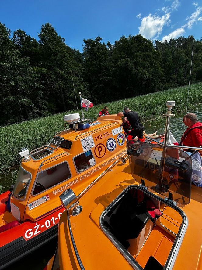Dwie akcje ratunkowe na Mazurach. 57-latek nie żyje, 10-latka zabrał śmigłowiec [ZDJĘCIA]