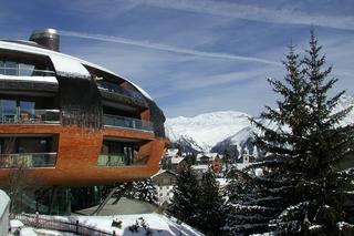 Dom mieszkalny Chesa Futura, St. Moritz, Szwajcaria, proj. Foster nad Partners