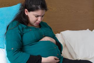  Skurcze przepowiadające a porodowe. Jak odróżnić skurcze przepowiadające od porodowych?