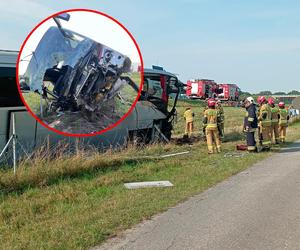 Tragiczny początek długiego weekendu! Autobus zderzył się z busem na A4. Jest wielu rannych [ZDJĘCIA]