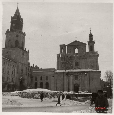 Jeden z pierwszych barokowych budynków wzniesionych poza Włochami. Znajduje się w stolicy woj. lubelskiego!
