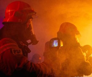 Tragiczny pożar w Olsztynie. Nie żyje kobieta. Strażacy apelują