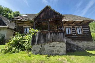 Drewniany dom z lat 20 XX w, - do rozbiórki/przeniesienia