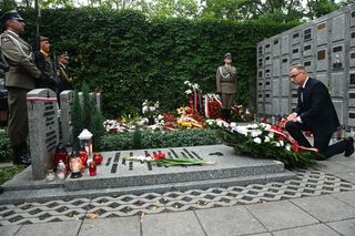 Godzina „W” w stolicy. Prezydent i prezydent elekt oddali hołd powstańcom warszawskim