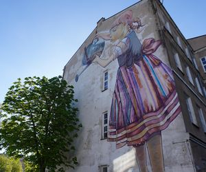 Mural Dziewczynka z konewką
