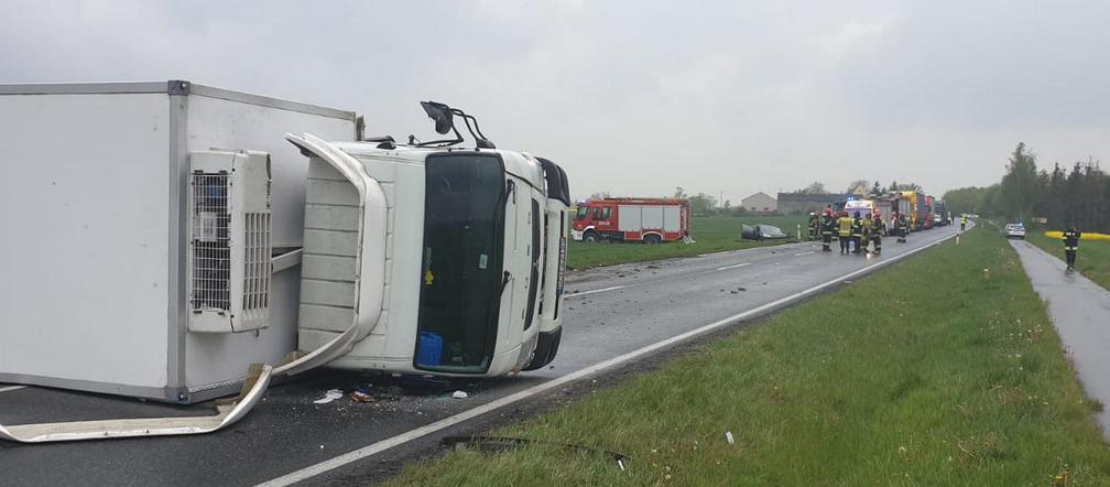 Tragiczny wypadek na trasie Bydgoszcz - Koronowo. Nie żyje 67-letni mężczyzna! [ZDJĘCIA]