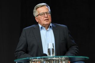 Bronisław Komorowski odniósł się do sprawy Andrzeja Dudy. Byli prezydenci powinni zarabiać tyle, żeby nie dorabiać