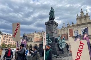 Pomnik Adama Mickiewicza z krakowskiego rynku ma brata bliźniaka