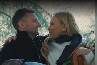 M jak miłość, odcinek 1870: Tak Dorota i Bartek zaczną nowe życie. Przeniesie ją przez próg, ale nie zauważy listu przed drzwiami - ZDJĘCIA, ZWIASTUN