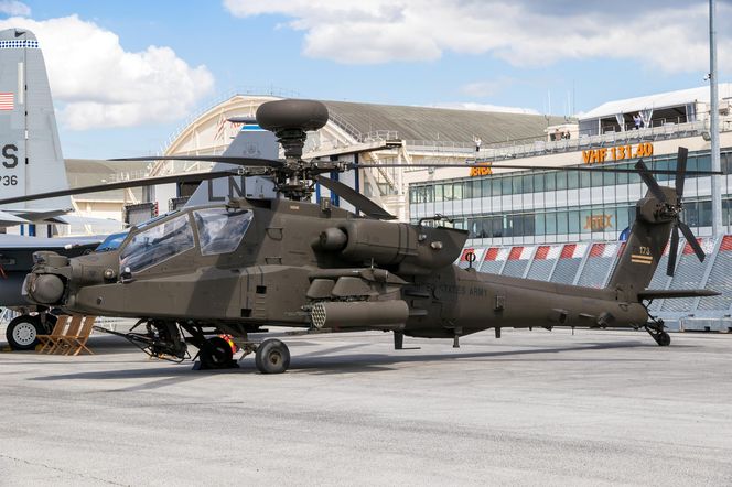  Apache AH-64E