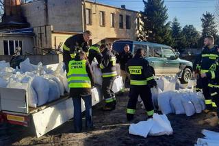 Alarm we Wrocławiu. Wysoki poziom Widawy, zamknięta droga i wielkie rozlewisko 