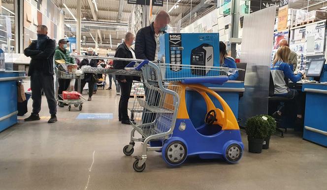 Mieszkańcy Warszawy szturmują markety budowlane