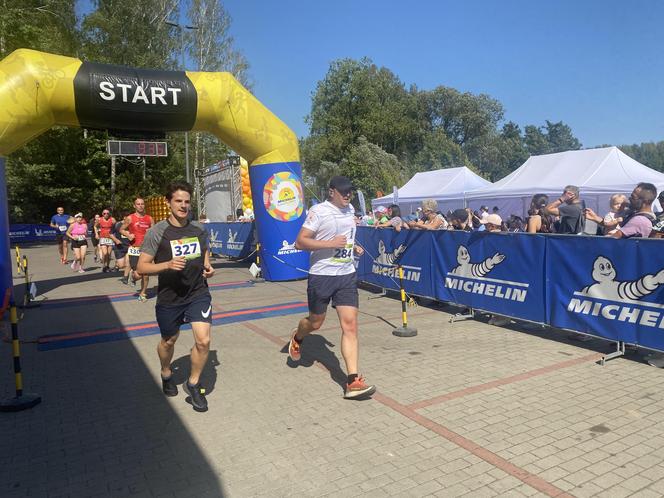 Kilometry Pomocy Michelin 2024. Sportowe emocje na plaży miejskiej w Olsztynie. Zobacz zdjęcia!