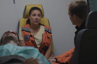 Na dobre i na złe odc. 856. Tadek (Marcin Urbanke), Michał (Mateusz Janicki), Olena (Tetiana Malkova)