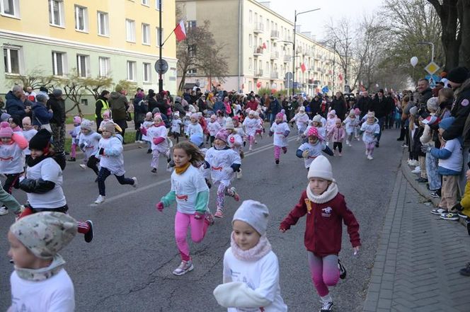 Mali i duzi pobiegli dla Polski! Druga edycja Ulicznych Biegów Niepodległości