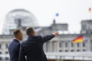 Niemcy mogłyby zacząć spłacać reparacje inwestując w polskie wojsko