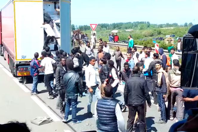 obozy migrantów Calais Dunkierka