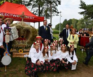 Dożynki wojewódzkie w Olsztynku 2024. Tłumy na wydarzeniu. „To był trudny rok” [ZDJĘCIA]