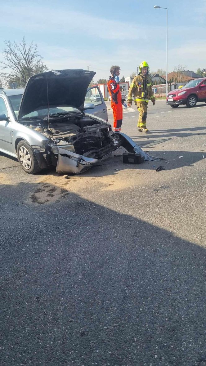 Wypadek na DK 10 pod Bydgoszczą. Trzy osoby trafiły do szpitala!
