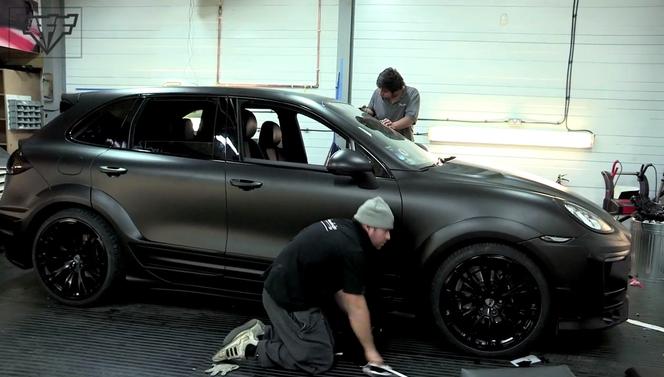 Porsche Cayenne Lumma Design - auto piłkarza Wojtka Szczęsnego