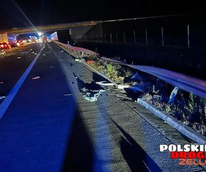 Tak wygląda grób ofiar wypadku na A1. Od tragedii pod Piotrkowem Trybunalskim minął rok [ZDJĘCIA].