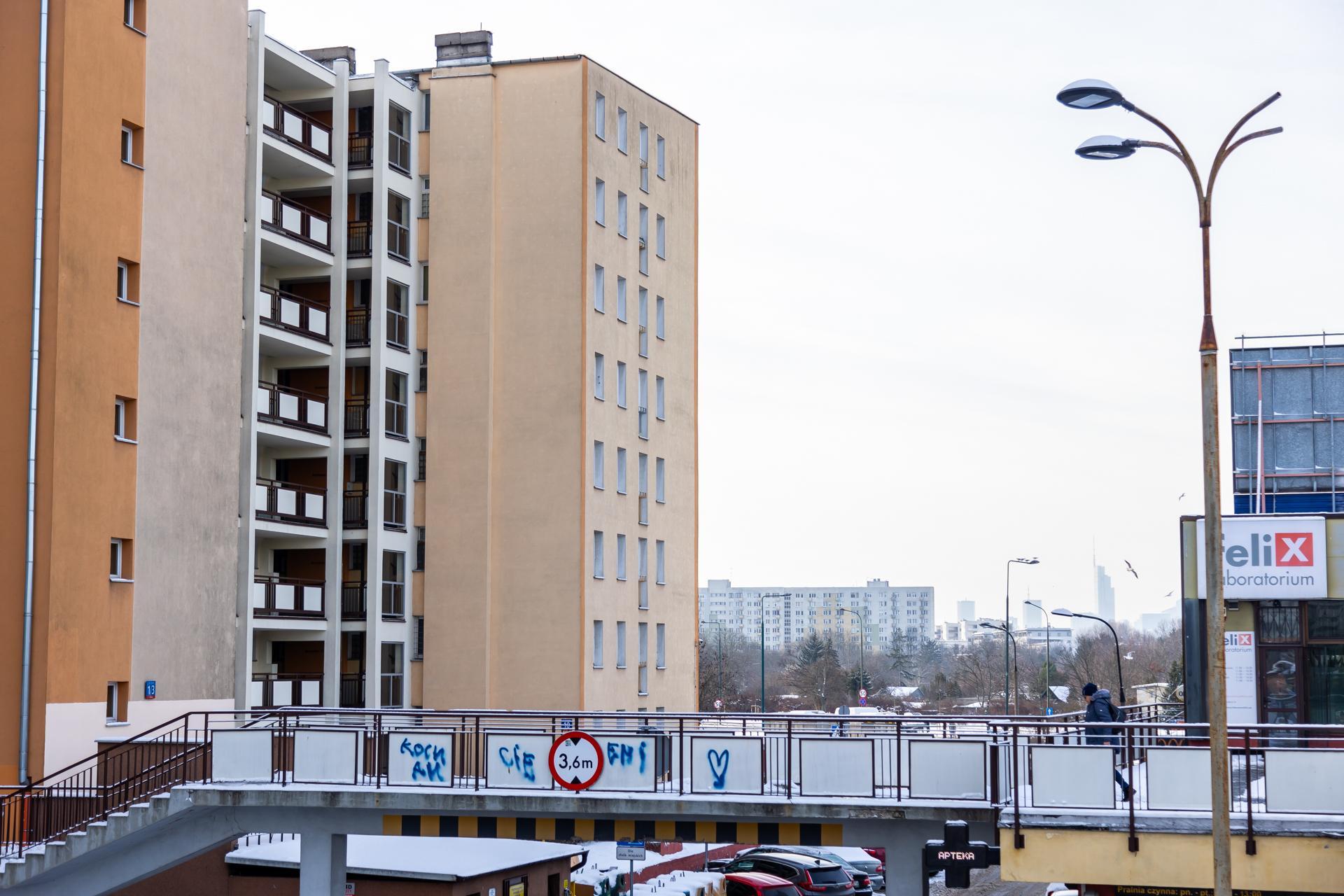 Przyczółek Grochowski - zdjęcia warszawskiego Pekinu. Zobacz, jak wygląda najdłuższy blok w Polsce