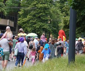 Deszcz nie był im straszny! Bajkowy Korowód przeszedł ulicami Lublina. Zobacz zdjęcia!