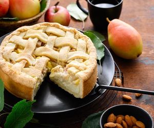 Szarlotka z gruszek. Prostsza niż myślisz, smaczniejsza niż oczekujesz