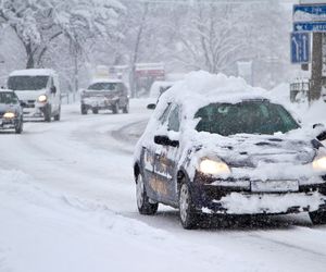 Mandat za nieodśnieżone auto to nawet 3000 zł. Kiedy policja może tyle wlepić?