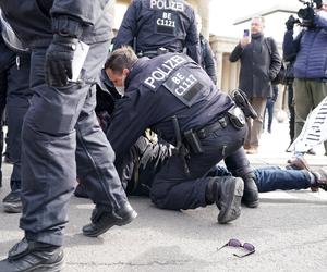 Udaremniony zamach stanu w Niemczech! 25 osób zatrzymanych, wśród nich Rosjanka