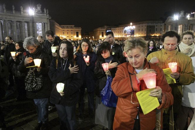 Pilne wieści z Watykanu. Piszą o nocy papieża. To już dwunasta doba