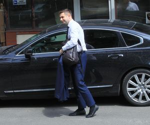 Zjechali na spotkanie do siedziby PiS na Nowogrodzką  -- 