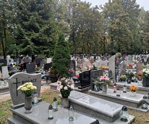 Ceny zniczy i wiązanek. Cmentarz Winiarski - Piątkowo Poznań