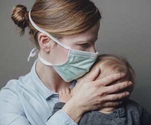 Karmienie piersią a przeziębienie - co robić?