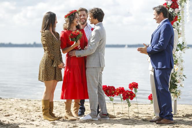 Na Wspólnej odc. 3199. Jarek (Wojciech Rotowski), Eliza (Katarzyna Chorzępa), Kasia (Julia Chatys), Bruno (Dawid Czupryński)